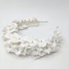 Дизайнерський весільний обідок на голову з білими квітами, артикул 34085002, фото №1