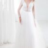 Весільна сукня з довгим рукавом та відкритим декольте, відкрита спина, а-силует, молочний колір, стиль класичний