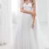 Пишна весільна сукня рустик з прозорими рукавами, молочного кольору.