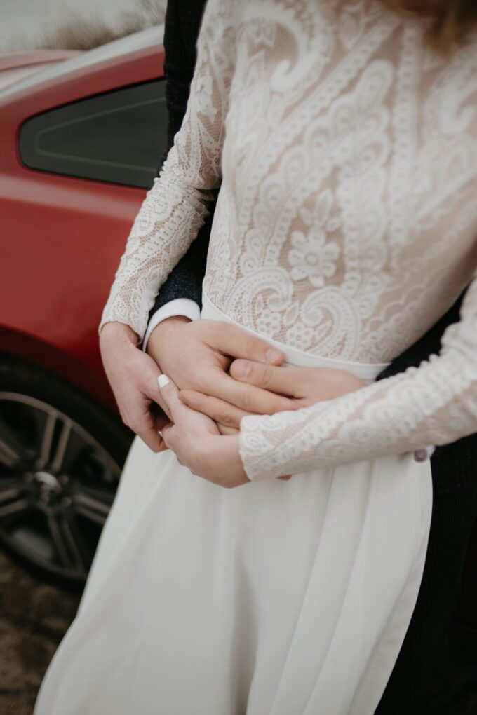 Весільна сукня з перлами, відкрита спина, а-силует, молочний колір, стиль бохо, бренд LORA SONG, Gill